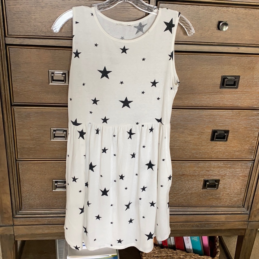 Cream n Sugar white and black star dress Medium